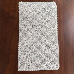 VINTAGE LACE Ornamental Fabric Mat Display Ivory Floral Cover Liner 23”X 13”